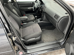 Volkswagen Golf 2.0 (10 foto / 12)
