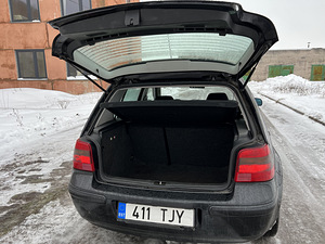 Volkswagen Golf 2.0 (11 foto / 12)