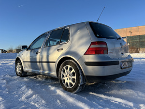 Volkswagen Golf 1.4 (5 foto / 12)