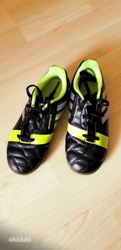 Jalgpalli tossud Adidas, suurus 30 (foto #1)