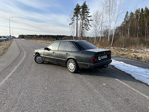 Mercedes-Benz 300D TURBO (3 foto / 12)