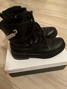 Talvesaapad Calvin Klein 40s (1 foto / 2)