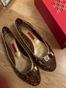 Carolina Herrera baleriinad 40 suurus (1 foto / 1)