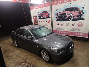 BMW e60 525i (3 фото из 14)