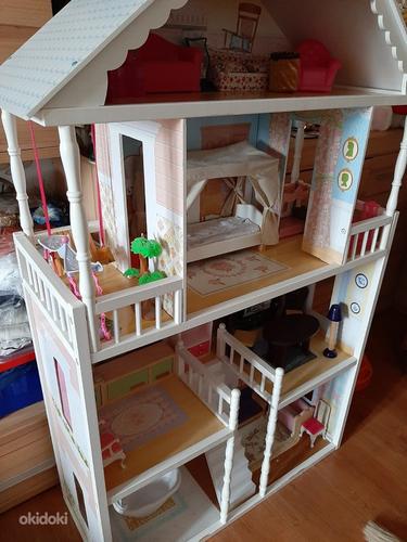 Деревянный четырехэтажный кукольный домик kidKraft с мебелью (фото #2)
