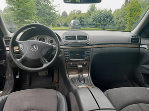 Mercedes-Benz E320cdi (9 фото из 9)