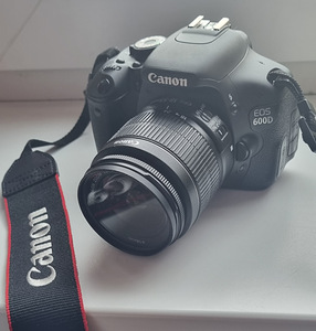 Canon eos 600D (1 фото из 8)