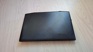 Lenovo IdeaPad Y700-15ISK (6 фото из 8)