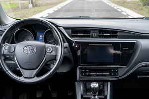 Toyota Auris Active Plus 1.6 97kW (12 foto / 14)