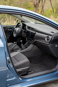 Toyota Auris Active Plus 1.6 97kW (14 foto / 14)