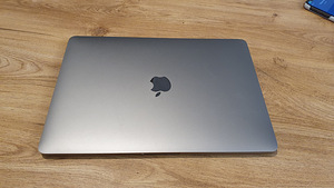 MacBook Pro 13” 2017 i5 (2 foto / 6)