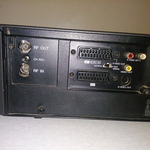 Panasonic NV-HS1000 High End S-VHS Video Recorder (6 foto / 9)