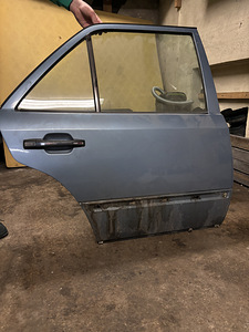 Roostevaba tagauks (parem) W124 (1 foto / 4)