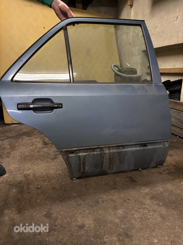 Правая задняя дверь без ржавчины для W124