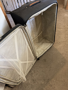 Suur kohver (2 foto / 5)