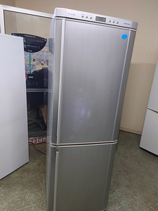 Холодильник с морозильной камерой Samsung no frost