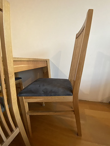 Tammepuidust söögilaud ja 4 tooli (4 foto / 4)