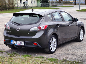 Mazda 3 (2 фото из 14)