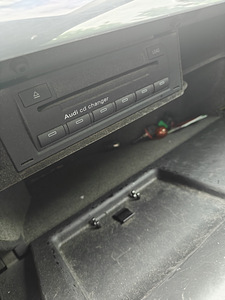 Audi A4 (8 foto / 10)