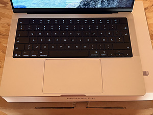 Apple MacBook Pro M5, 14-tolline, 16 GB/512 GB. Nagu uus! Ap (6 foto / 10)