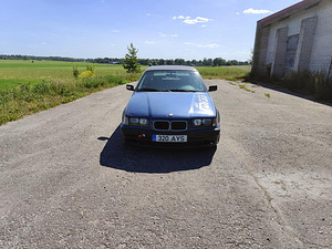 БМВ е36 компакт 1.8 есть (3 фото из 8)