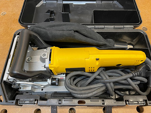 Ламельный фрезер DeWalt DW682K (2 фото из 3)