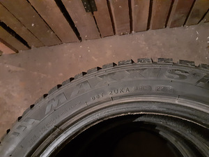 Шины maxxis 225 / 50R17 98т шипы (3 фото из 5)