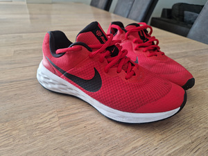 Nike tossud suurus 37.5 (1 foto / 2)