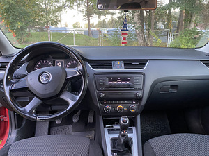 Škoda Octavia 1.6 77 KW (6 foto / 6)