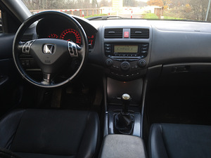 Honda Accord 2.2 cdti (8 foto / 10)