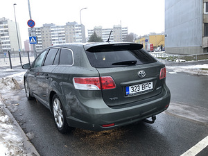 Toyota Avensis 1.8 T27, универсал. (3 фото из 13)