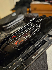Asus b-450 f gaming (4 foto / 5)