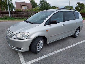 Toyota Avensis Verso 2.0 dis 85kw manual (1 foto / 9)