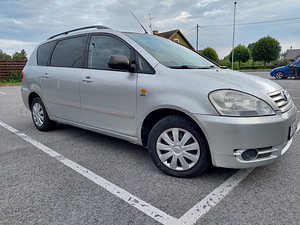 Toyota Avensis Verso 2.0 dis 85kw manual (2 foto / 9)