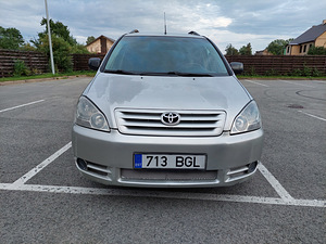 Toyota Avensis Verso 2.0 dis 85kw manual (5 foto / 9)