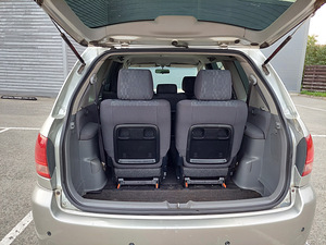 Toyota Avensis Verso 2.0 dis 85kw manual (8 foto / 9)
