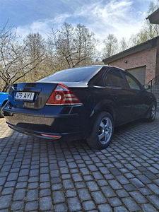 Ford Mondeo 2007 1,8 92KW (2 foto / 8)