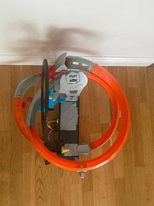HOT WHEELS Pöörleva rehvi rada (2 foto / 2)