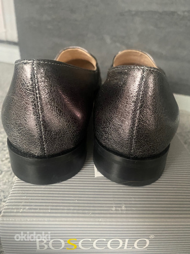 Uued hõbedased nahast kingad (foto #3)