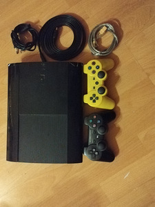 Sony playstation 3 (1 фото из 2)