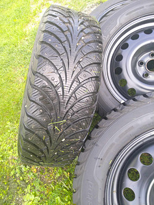 Зимние шины на дисках (шипованные) 205/60 R16 96T (3 фото из 5)