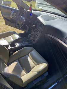 Volvo V-70 AWD 2004a. 120kw diisel (8 foto / 15)