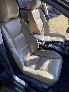Volvo V-70 AWD 2004a. 120kw diisel (9 foto / 15)