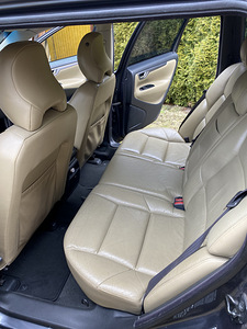 Volvo V-70 AWD 2004a. 120kw diisel (12 foto / 15)