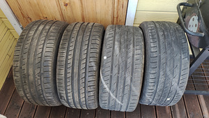 Продам 4 шины 235/35R19 (2 фото из 10)