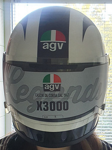 Мотошлем AGV X3000 Limited Nieto Tribute S № 555/1000 (2 фото из 10)
