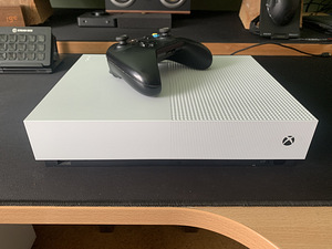 Xbox один с (3 фото из 3)