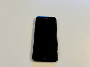 iPhone 7 32 Gb, aku 60% (1 foto / 3)