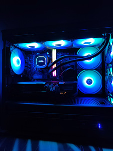 AMD Ryzen 7 7800X3D - RX 9070 XT - 32GB DDR5 - 1TB SSD (4 foto / 7)