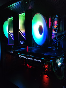4790K - Z97 - EVGA 1070 8GB - 16GB 2400MHZ DDR3 - 512GB SSD (1 foto / 8)